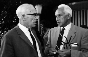 16. Tagung 1966 Mediziner; Beim Bayrischen Frühstück: Sir John C. Eccles, Severo Ochoa