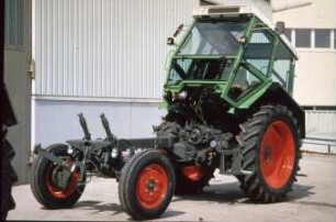 Fotografie: Traktor, Geräteträger, Kabine