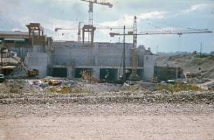 Bau des Kraftwerks der Staustufe Iffezheim/Rhein