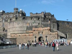 Köingsschloss : Haupteingang der Burg von Edinburgh. Aufgenommen im Juni 2005. Foto Uwe Gerig