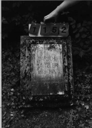 Grabstein 1152 [Hahn S. 148 Grab-Nr. 1566]