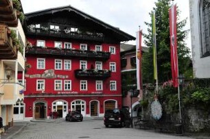 Sankt Wolfgang - Hotel : Blick auf die Fassade des bekannten Hotels "Zum Weißen Rössel" in Sankt Wolfgang, aufgenommen 2008