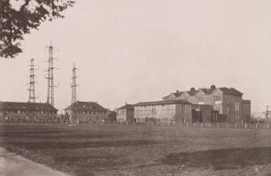 Dresden-Süd, Umspannwerk : Spannungswandlung in 110kV Hochspannung bzw. 20kV Mittelspannung und Netzeinspeisung, seit circa 1900 in Betrieb