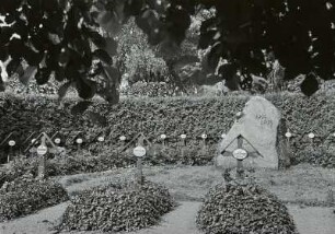 Gedenkstein für die Opfer des Ersten Weltkriegs : Dittelsdorf (Kreis Zittau). Friedhof. Gedenkstein für die Opfer des 1. Weltkrieges und Gräber gefallender Soldaten