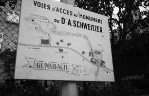 Gunsbach: Wegweiser, Karte zum Albert-Schweitzer-Denkmal