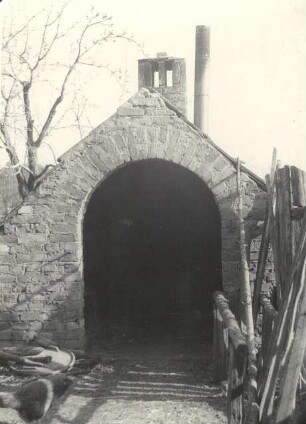 Backofen in Drewitz : Bauwesen - Wirtschaftsgebäude und Gehöfte. Ort: Drjejcy / Drewitz. Backofen im Garten.