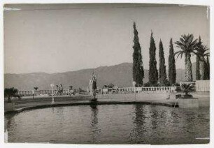 Erich Salomon zu Gast bei William Randolph Hearst, Schwimmbad in San Simeon, Kalifornien