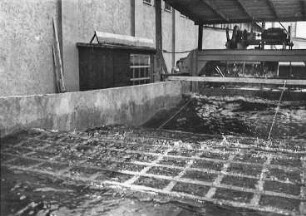Pneumatische Wellenbrecher für Seebagger: Wellenmaschine in Betrieb