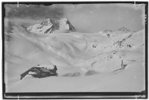 Stubaier Alpen. Dresdner Hütte (2308 Meter)