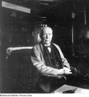 Richard Strauss : Richard Strauss in seinem Wohnhaus in Garmisch-Partenkirchen, 1931