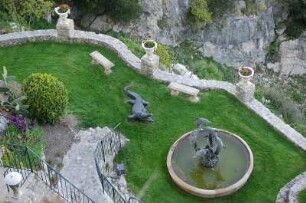 Eze - Kakteengarten am Berghang : Der direkt an einem 430 m hohen Hang angelegte Kakteegarten der Kleinstadt Eze, bei Nizza, aufgenommen im April 2006