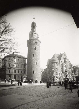 Halle, Leipziger Turm : Halle (Saale). Leipziger Turm mit Wohn- und Geschäftshaus. Stadtseite