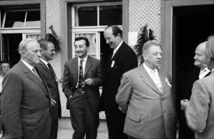 Bernau: Gruppe der Thoma-Preisträger: Strübe, Becker, Fauser, Filbinger, Dichtel, Bürgermeister Dr. Bauer, Riester