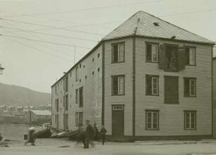 Hammerfest, Norwegen. Speichergebäude mit Klippfisch