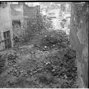 Negativ: Ruine, Nollendorfplatz 8, 1954