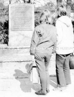 Gedenkstein für sieben im Widerstand gegen die Nationalsozialisten getötete Bürger aus dem Berlin-Treptower Ortsteil Bohnsdorf