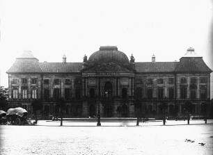 Dresden, Japanisches Palais; seit 1951 Landesmuseum für Vorgeschichte, seit 1954 auch Museum für Völkerkunde; Bodt, Jean de; Pöppelmann, Matthäus Daniel; Longuelune, Zacharias