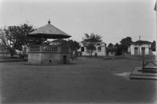 Dorfplatz : Dorfplatz.