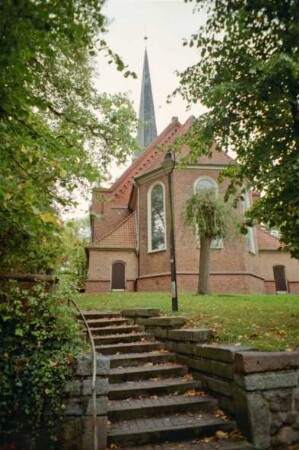 Peter-Paul-Kirche: Ostseite mit Chor