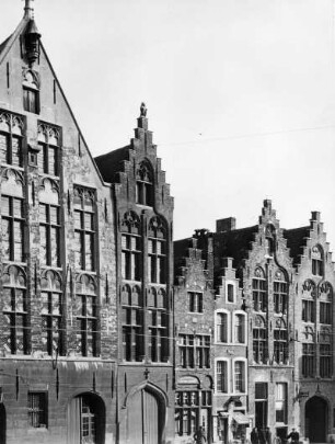 Häuser am Van-Eyck-Platz, Brügge, Flandern, Belgien