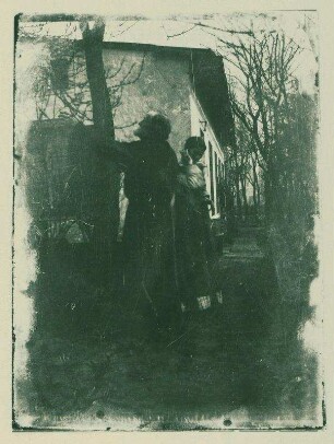 Die Eltern Heinrich Zilles im Garten ihres Hauses in Rummelsburg
