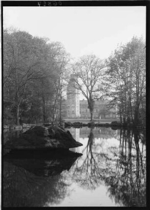 Karlsruhe Schloss Ansicht Schlossgarten mit Schlossturm im Hintergrund von Norden
