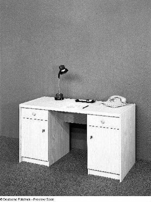 Schreibtisch (Modell W 13)