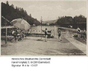 Reichelsheim im Odenwald, Freibad / Schwimmbecken mit Badegästen