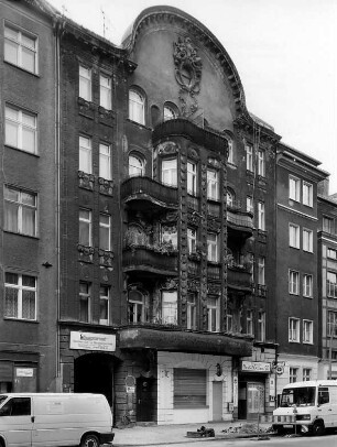Mietshaus & Fabrik; Berlin, Friedrichshain-Kreuzberg