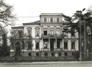 Dresden-Blasewitz, Loschwitzer Straße 21. Villa "Sankt Petersburg" (1872)