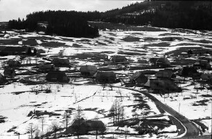 Todtmoos: Todtmoos-Weg; Dorf im Vorfrühling; von oben