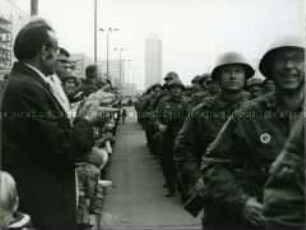 Parade der Kampfgruppen