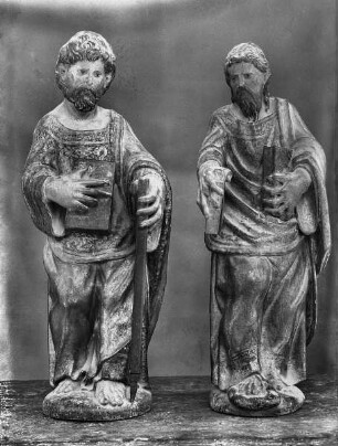 Hochaltar, Sockelgeschoss: Apostelfiguren