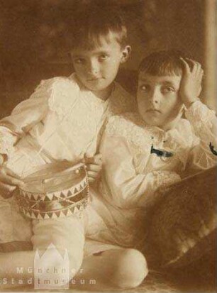 Bildnis der Prinzen Hans Georg und Georg Wilhelm zu Schoenaich-Carolath