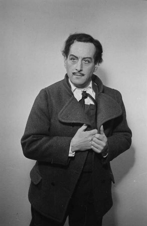 Szenenbilder aus der Oper "Jenufa" von Leos Janácek an der Deutschen Staatsoper Berlin, mit Christel Goltz und Erich Witte in den Hauptrollen : Soloaufnahme von Erich Witte als Steva