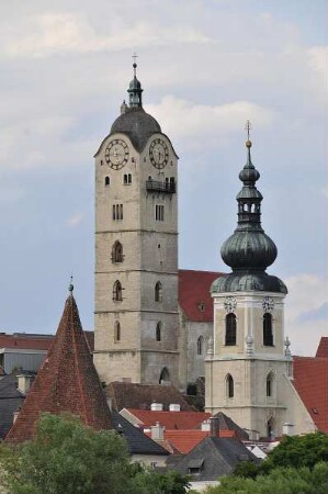 Krems an der Donau - Kirchtürme : Stadtansicht von Krems an der Donau, aufgenommen am 16. Juni 2011
