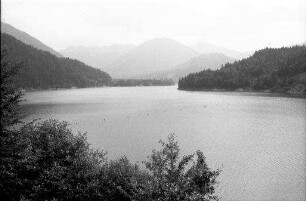 Sylvensteinstausee: Sylvensteinstausee der oberen Isar mit Karwendelgebirge