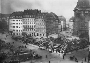 Dresden-Altstadt. Neumarkt mit Markttreiben
