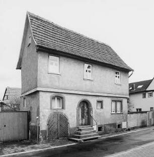 Fachwerkwohnhaus; Dieburg, Löwengasse 6