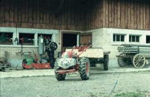 Fotografie: Einachstraktor, Transportgerät, Einachsanhänger