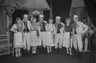 Sorbische Tanzgruppe der Studenten. : Serbska rejowanska skupina studowacych.
