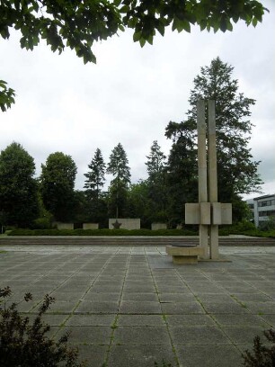 Hoyerswerda: Ehrenhain/Gedenkstätte am Dietrich-Bonhoeffer-Platz