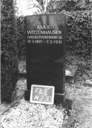 Grabstein F-G II N/2/30