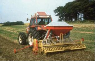 Fotografie: Minimalbearbeitung, Zinkenrotor, Flügelschargrubber, Drillmaschine, Pneumatische Verteilung, Zahnpackerwalze