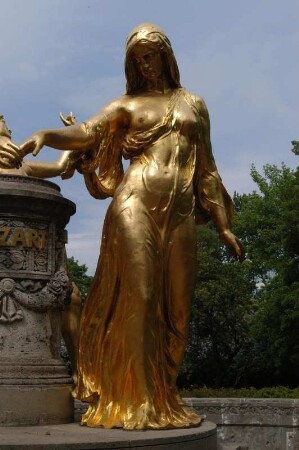 Mozartbrunnen, Dresden