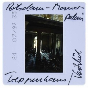 Potsdam, Neuer Garten,Potsdam, Marmorpalais : Innenansicht Treppenhaus / Vestibül / Foyer