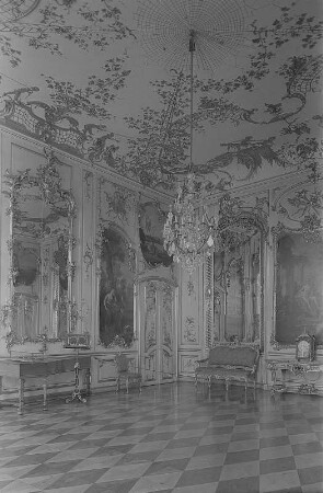 Potsdam. Schloss Sanssouci, Konzertzimmer, Blick in den nordwestlichen Raum