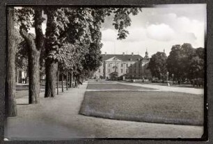 Schwedt (Oder). Schloss. Gartenansicht