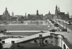 Dresden-Neustadt, Blick über die Elbe und Augustusbrücke auf die Altstadt mit Frauenkirche, Brühlscher Terrasse, Ständehaus, Residenzschloss und Hofkirche