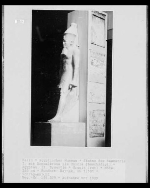 Statue des Sesostris I. mit Doppelkrone als Osiris